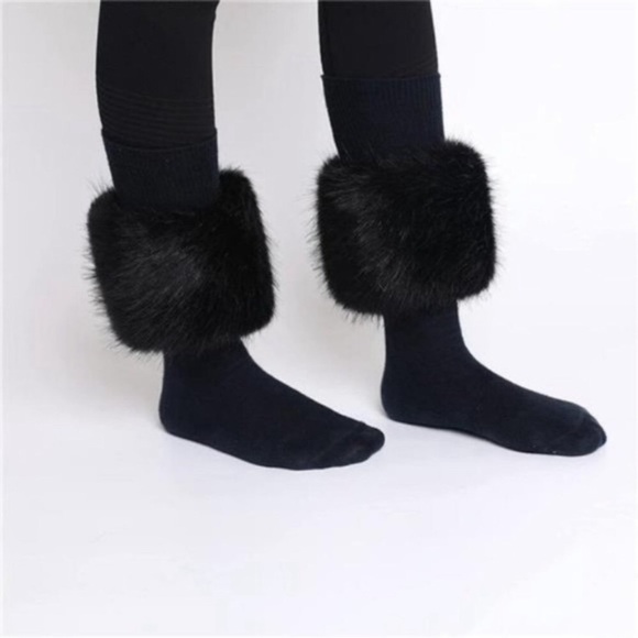 FAUX Fur Wrist Cuffs- Winter Furry Bands Black Fox